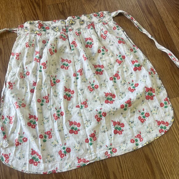 Vintage 50s Apron Cotton Floral Black White Red Half Retro Kitchen RicRac Pocket - Picture 8 of 9